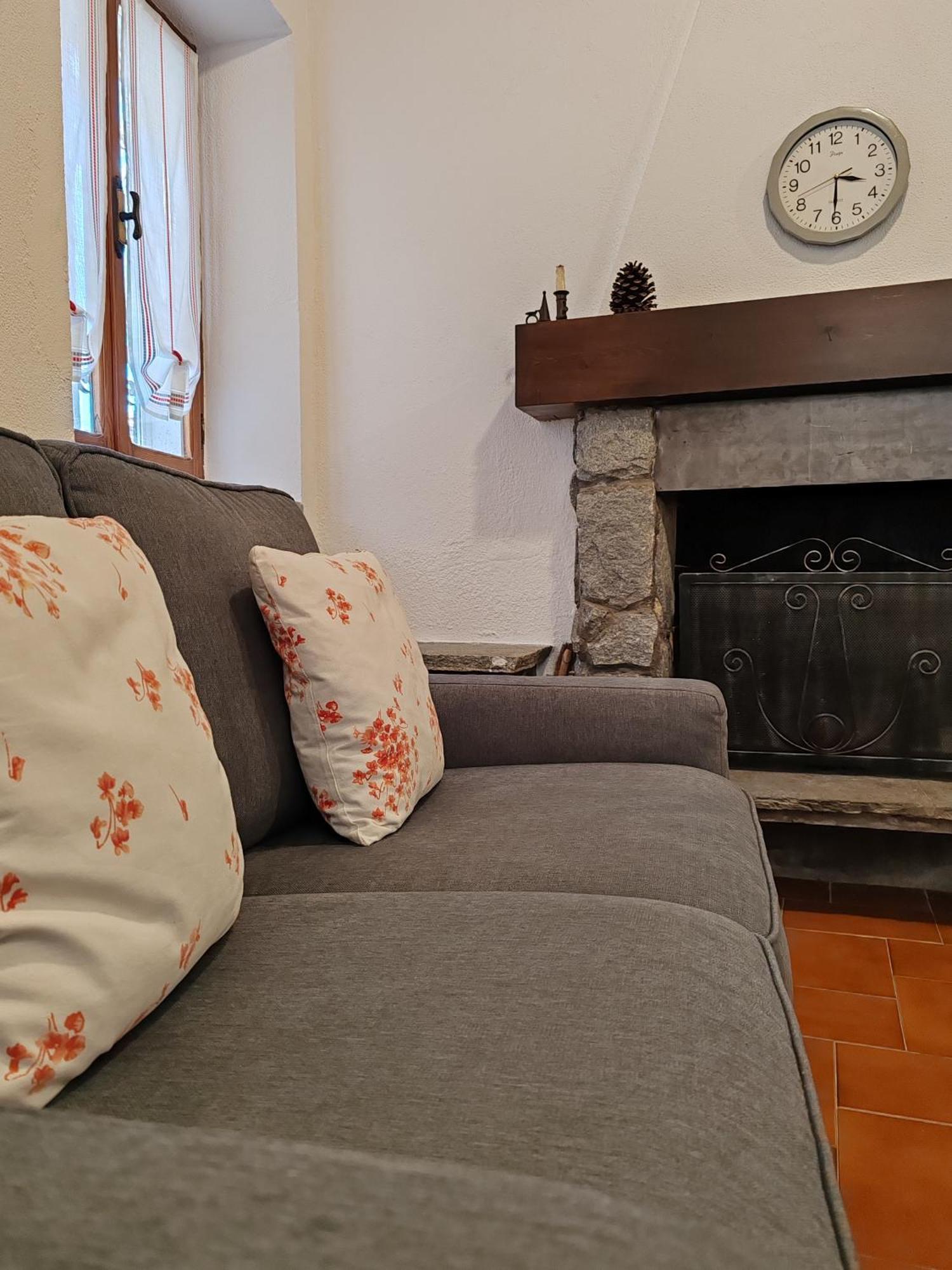 Apartamento Tour In Langhe La Morra Exterior foto